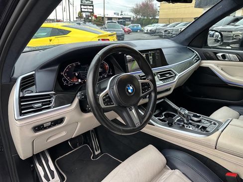 Used 2022 BMW X7 xDrive40i w/ M Sport Package AWD/4WD image 39