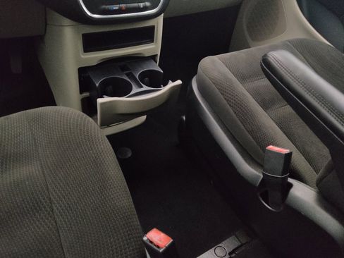Used 2017 Dodge Grand Caravan SE w/ Power Window Group FWD image 26
