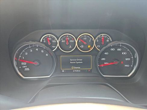 Used 2024 Chevrolet Suburban LS RWD image 11