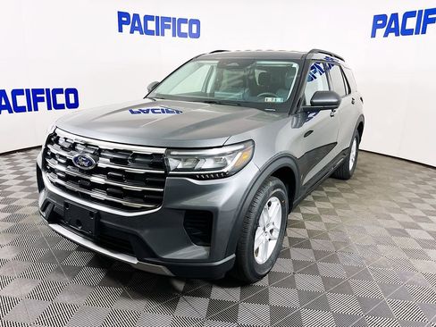 Used 2026 Ford Explorer Active AWD/4WD image 5