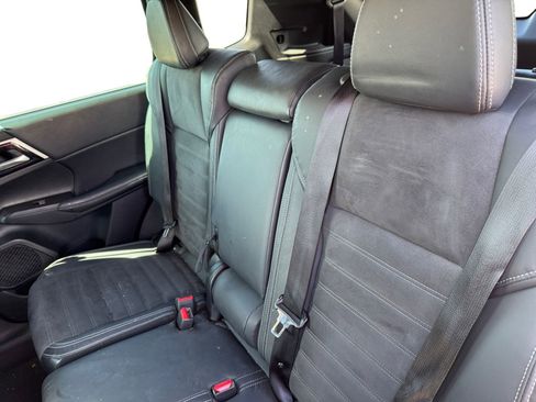 Used 2023 Mitsubishi Outlander SE Black Edition image 16