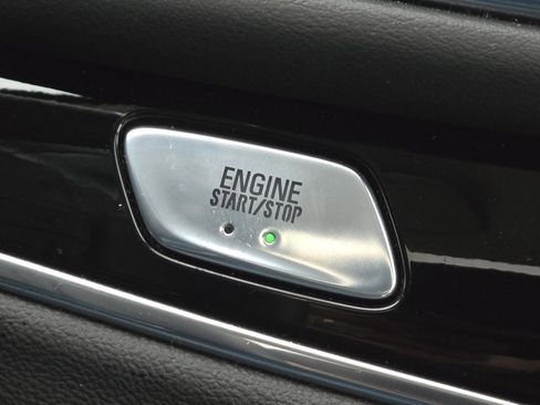 Used 2024 Buick Enclave Avenir image 15