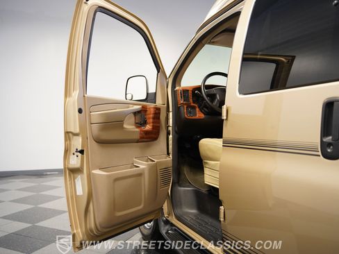 Used 2006 Chevrolet Express 1500 w/ Preferred Equipment Group image 35
