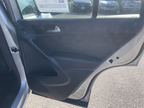 Used 2016 Volkswagen Tiguan S image 14