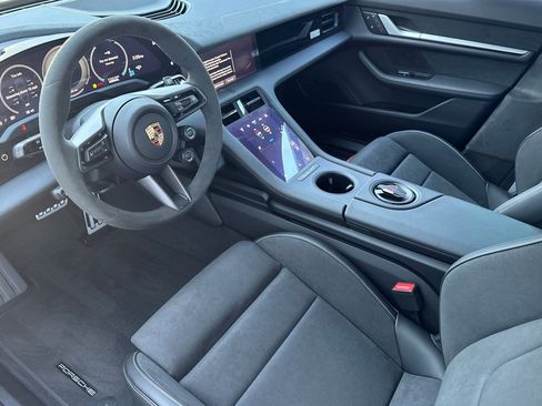 New 2025 Porsche Taycan Turbo GT image 4