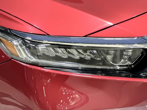 Used 2019 Honda Accord EX image 11