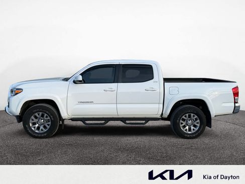 Used 2017 Toyota Tacoma SR5 image 2