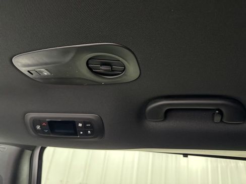 New 2026 Chrysler Pacifica Select image 12