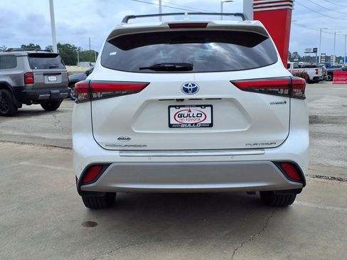 Used 2021 Toyota Highlander Platinum FWD image 7