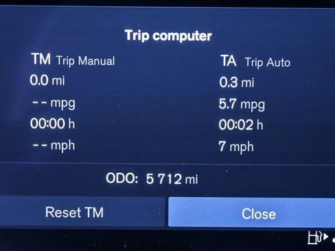 Certified 2026 Volvo XC60 B5 Core image 13