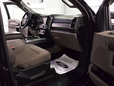 Used 2021 Ford F250 XLT w/ XLT Value Package image 28