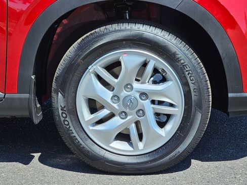 Used 2025 Hyundai Venue SE image 9