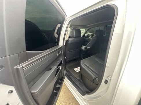 Used 2024 Toyota Tundra Limited AWD/4WD image 10