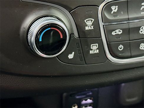 Used 2023 Chevrolet Traverse LT w/ LT Premium Package image 22