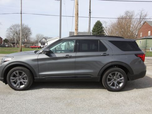 New 2026 Ford Explorer Active w/ Active Comfort Package AWD/4WD image 5
