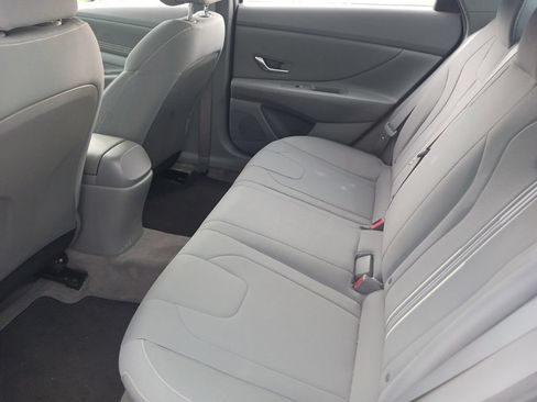 Used 2022 Hyundai Elantra SEL w/ Convenience Package FWD image 13