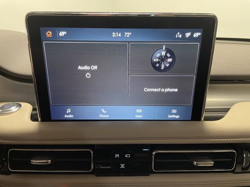 Used 2023 Lincoln Aviator AWD w/ Premium Package image 9