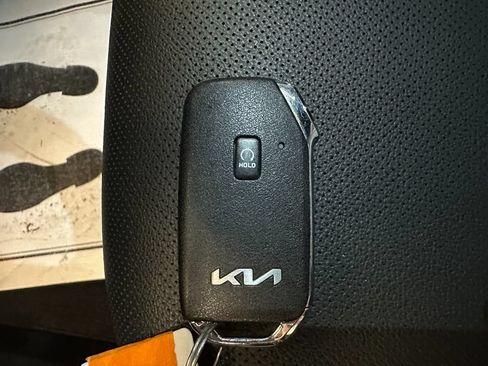 Used 2025 Kia Sportage SX FWD image 17