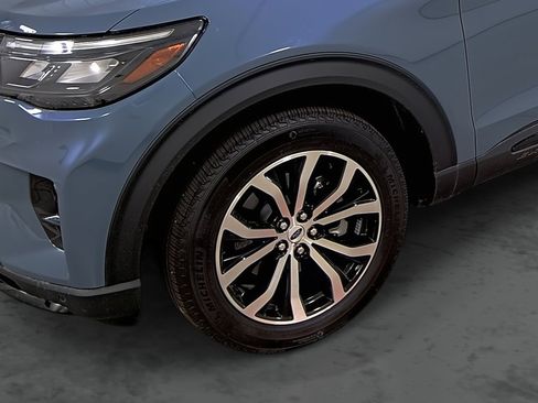 Used 2025 Ford Explorer ST-Line AWD/4WD image 7