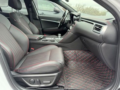 Used 2025 Genesis G70 3.3T Advanced image 6