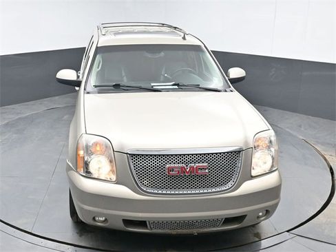 Used 2013 GMC Yukon XL Denali image 38