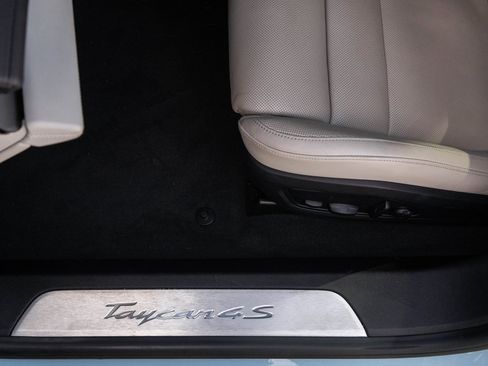 Certified 2022 Porsche Taycan 4S image 22