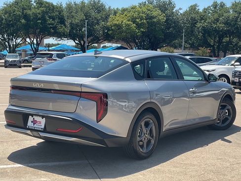 Used 2025 Kia K4 FWD image 4