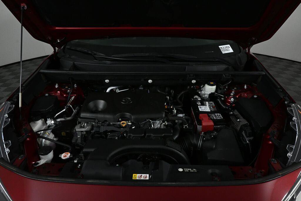 Used 2020 Toyota RAV4 XLE Premium FWD image 32