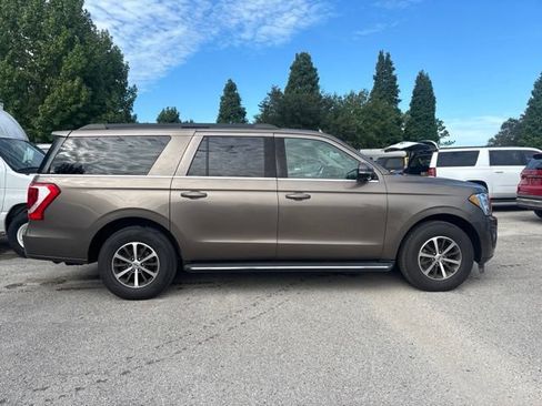 Used 2018 Ford Expedition Max XLT w/ Equipment Group 202A RWD image 4