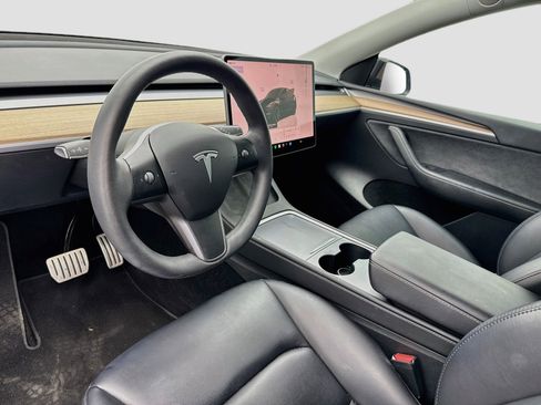 Used 2023 Tesla Model Y Performance AWD/4WD image 7