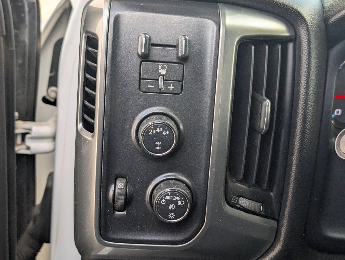 Used 2018 Chevrolet Silverado 2500 LT w/ Z71 Package, Off-Road AWD/4WD image 22