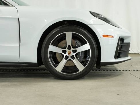 New 2025 Porsche Panamera 4 image 40