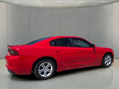 Used 2020 Dodge Charger SXT w/ Leather Interior Group RWD image 4