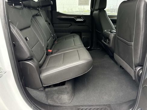 Used 2024 Chevrolet Silverado 1500 LT Trail Boss w/ Convenience Package II AWD/4WD image 20