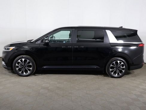 Used 2023 Kia Carnival EX FWD image 17