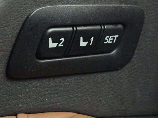Used 2021 Toyota Avalon Limited w/ Advanced Safety Package FWD image 17