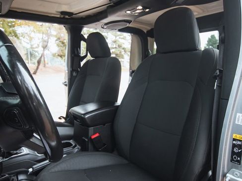 Used 2020 Jeep Gladiator Sport w/ Quick Order Package 24S image 17