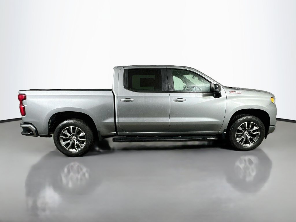 Used 2024 Chevrolet Silverado 1500 RST w/ Z71 Off-Road Package AWD/4WD image 7