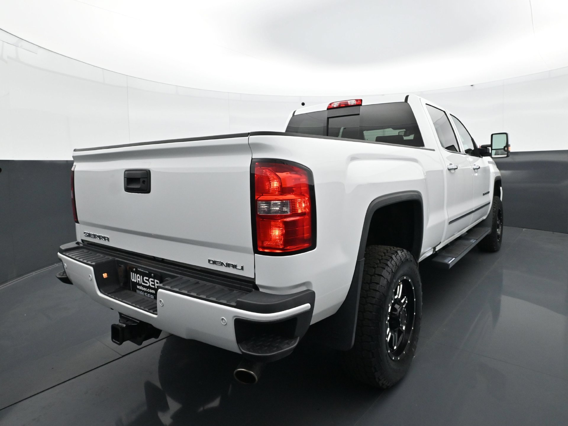 Used 2016 GMC Sierra 2500 Denali w/ Driver Alert Package AWD/4WD image 6
