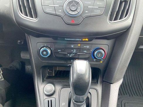 Used 2015 Ford Focus SE w/ SE Sport Package FWD image 46