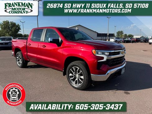 Used 2023 Chevrolet Silverado 1500 LT AWD/4WD image 1