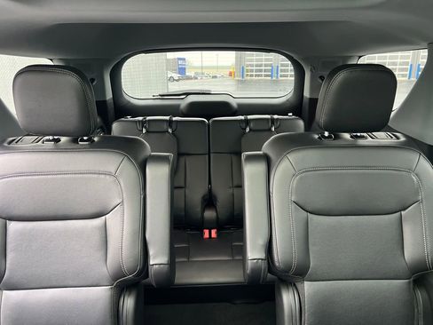 Certified 2023 Ford Explorer Limited w/ Limited Technology Package image 38