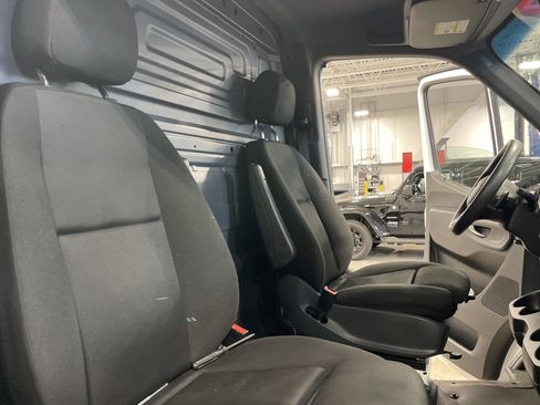 Used 2019 Mercedes-Benz Sprinter 144 image 15