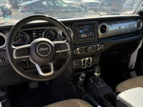 Used 2018 Jeep Wrangler Unlimited Sahara w/ Cold Weather Group image 25