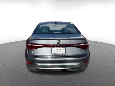 Used 2025 Volkswagen Jetta SE image 12