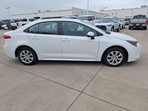 Used 2026 Toyota Corolla LE FWD image 7
