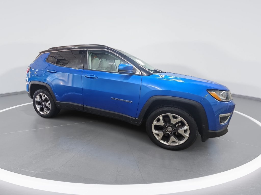 Used 2018 Jeep Compass Limited w/ Navigation Group AWD/4WD image 2