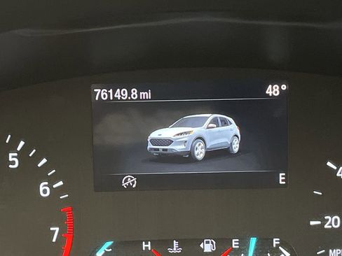 Used 2022 Ford Escape SE image 13