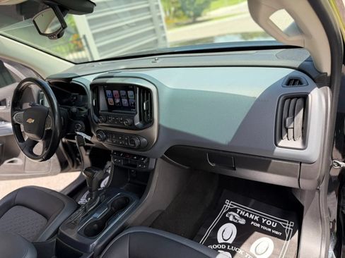 Used 2017 Chevrolet Colorado Z71 AWD/4WD image 16