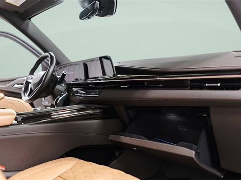 Used 2023 Cadillac Escalade ESV Sport image 43